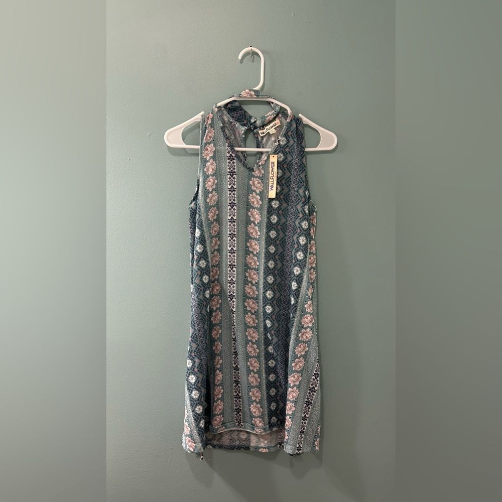 NWT … WALLFLOWER “Size: M” Floral Dress